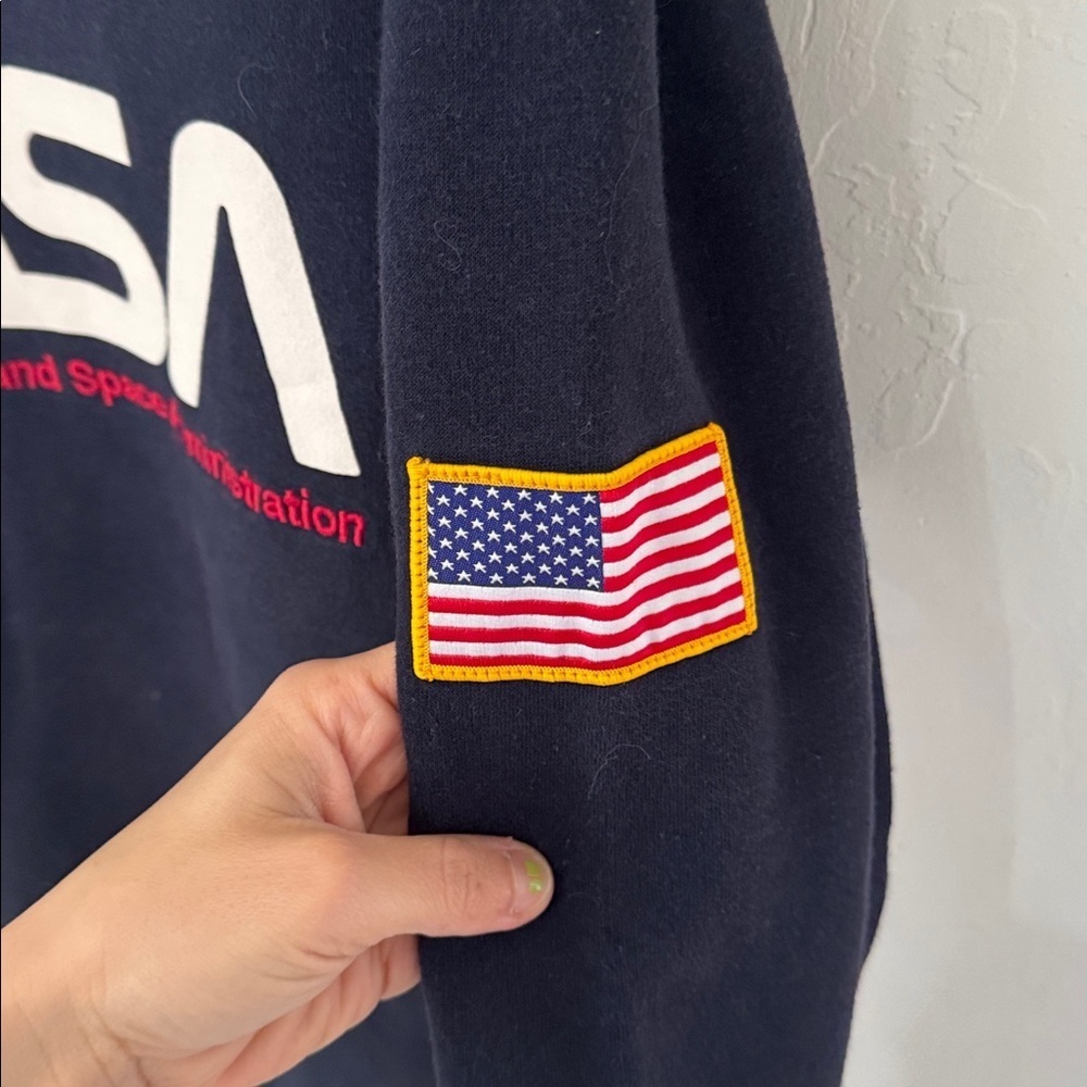 H&M Men’s Small NASA Navy Blue Crewneck Pullover Hoodie - Picture 3 of 6